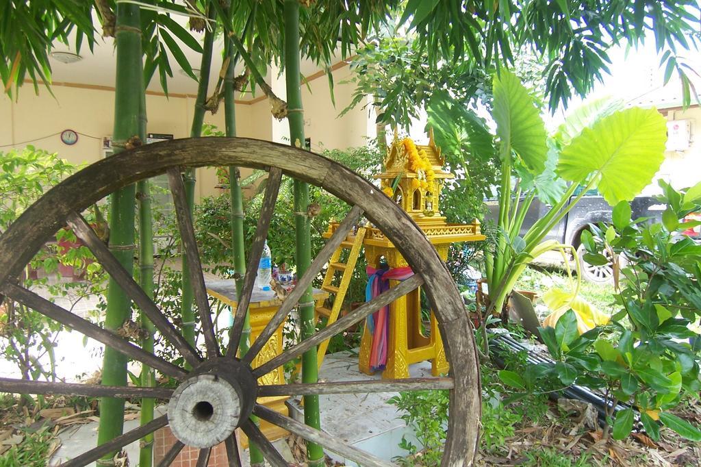 Phuket Airport Overnight Hotel Nai Yang Beach Exterior foto